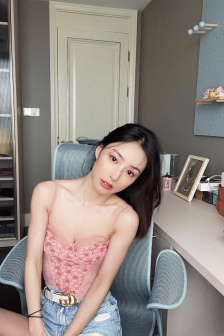 交换玩弄两个美妇教师